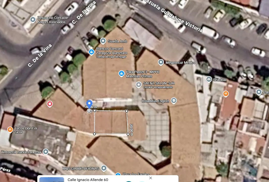 Plaza Los Faroles, colonia centro, San Juan del Rio, Qro.